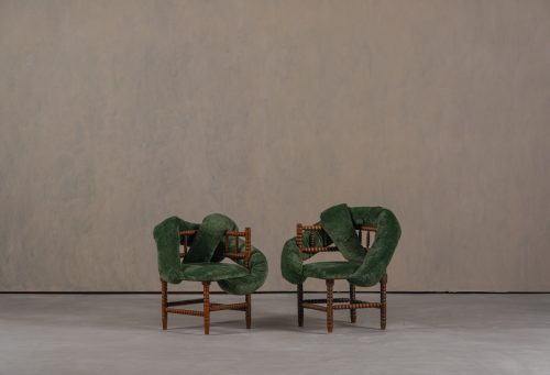 Bobbin-chair-reimagined-by-Corina-Olaru-turned-wood-Dutch-design