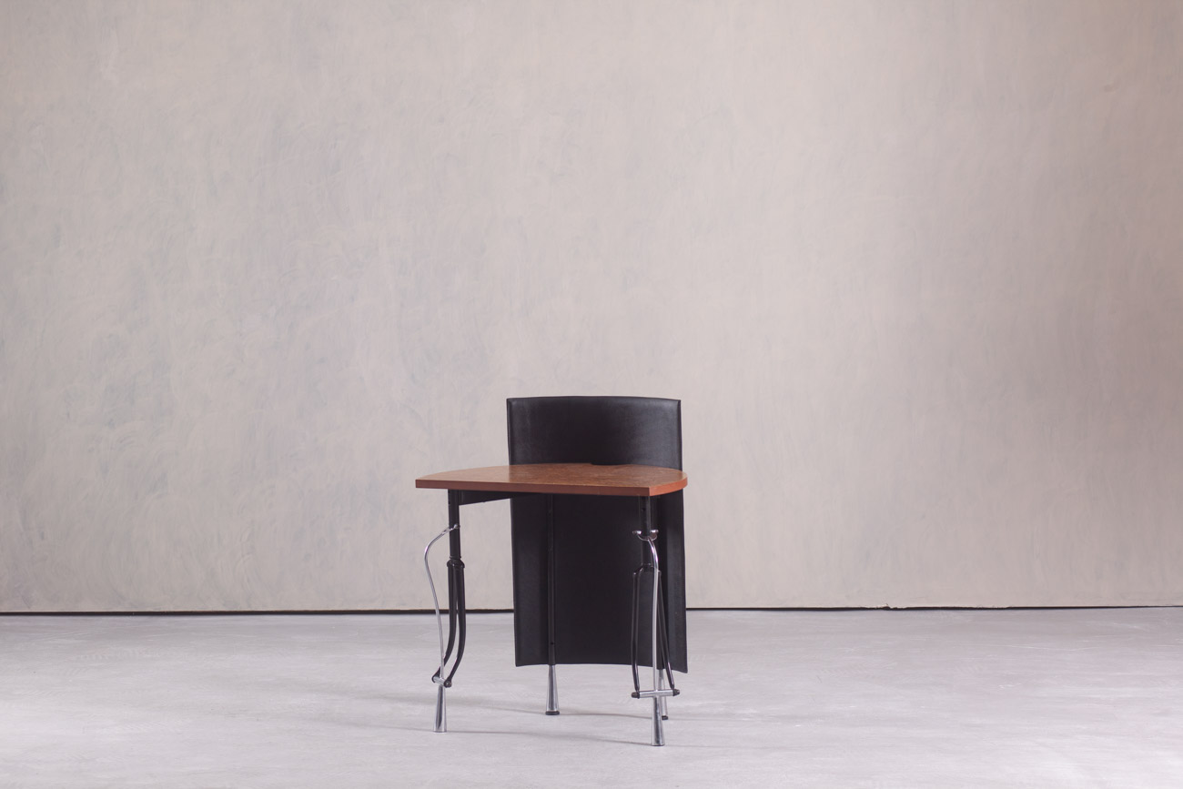 Postmodern Small ‘La Vuelta’ Desk by Perry King and Santiago Miranda for Akaba, Spain, 1980’s